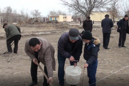 22-СОНЛИ МАКТАБ ҲУДУДИДА “ЁШЛАР БОҒИ” БАРПО ЭТИЛДИ