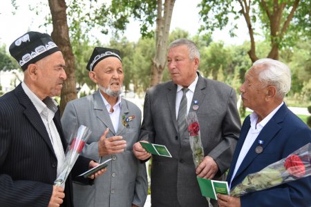 MEHNAT FRONTI FAXRIYLARI – YuRTIMIZ FAYZI