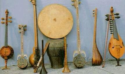 XALQIMIZ YaXShI QOʻShIQLARGA TAShNA, BIROQ...