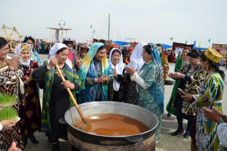 Qozonlarda sumalaklar qaynadi