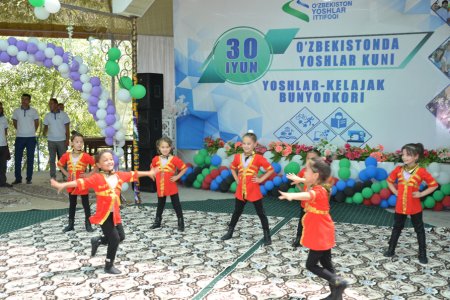 ЁШЛАP КУНИ БАЙPАМИ КЕНГ НИШОНЛАНДИ