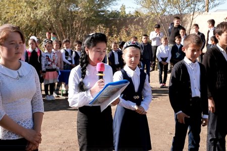 68-sonli maktabda oʻzbek tili kuni munosabati bilan tadbir o