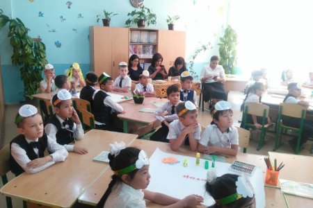 Мактаб ўқитувчиси малака ошириш институтида очиқ дарс ўтказд