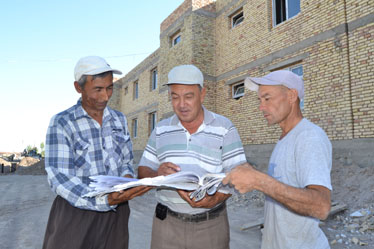 Koʻp qavatli uylar qurilishi jadal surʼatlarda amalga oshiri